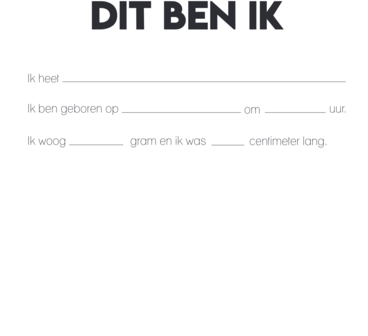 Studio Ins &amp; Outs &ndash; Invulboek Baby&rsquo;s Eerste Jaar &ndash; Fotoboek &amp; Herinneringsboek &ndash; Met 80 Invulpagina&rsquo;s &ndash; Bot