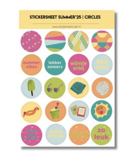 Studio Ins &amp; Outs - Stickervel Circles Summer&rsquo;25 - Ronde Zomerstickers - Cirkelstickers - 25 Zomer Illustraties