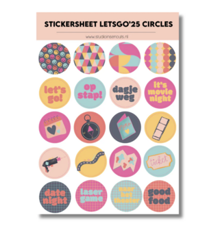 Studio Ins &amp; Outs - Stickervel Circles Let&rsquo;s Go 2025 - Ronde Uitgaansstickers - Cirkelstickers - 20 Uitjes Illustraties