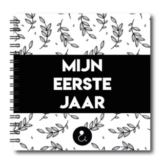 Studio Ins &amp; Outs &ndash; Mijn Eerste Jaar - Invulboek Baby&rsquo;s Eerste Jaar &ndash; Fotoboek &amp; Herinneringsboek &ndash; Met 80 Invu