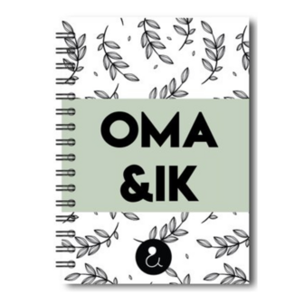 Studio Ins &amp; Outs &ndash; Invulboek Oma &amp; ik &ndash; Herinneringen Boek voor Oma en Haar Kleinkind &ndash; Cadeau voor Oma