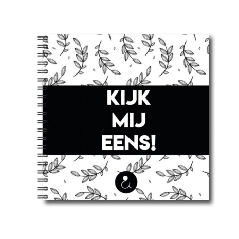 Studio Ins & Outs Invulboek - 1-4 Jaar - Kijk mij Eens! - Zwart