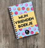 Studio Ins & Outs - Vriendenboekje - Holiday 2025 - Smileys - Invulboek Vrienden