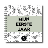 Studio Ins & Outs – Mijn Eerste Jaar - Invulboek Baby’s Eerste Jaar – Fotoboek & Herinneringsboek – Met 80 Invulpagina’s – Botanisch Groen – 21x21 cm