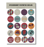 Studio Ins & Outs - Stickervel Cirkels Winter’25 - Ronde Winterstickers - Cirkelstickers - 20 Winter Illustraties