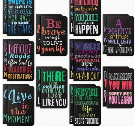 Mini Notitieboekjes Met Quote - Zwarte Notitieboekjes - Inspirerende Quotes - Zaknotitieboekjes - Zwart Met Gekleurde Letters - 12,5cmx8cm - 10 Stuks